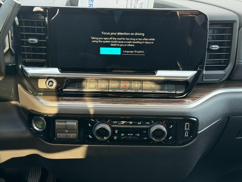 Chevrolet Silverado 1500 Vehicle Full-screen Gallery Image 7