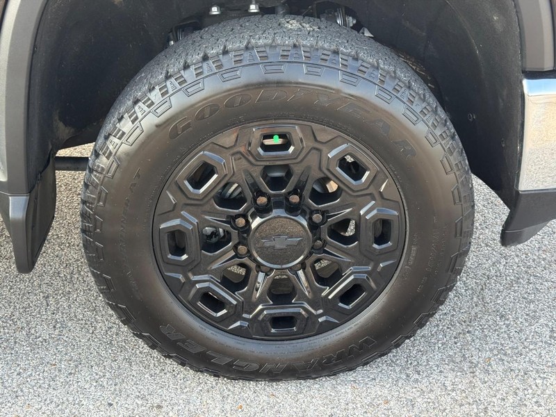 Chevrolet Silverado 3500HD Vehicle Full-screen Gallery Image 7
