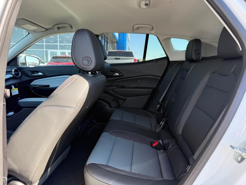 Chevrolet Trax Vehicle Full-screen Gallery Image 5