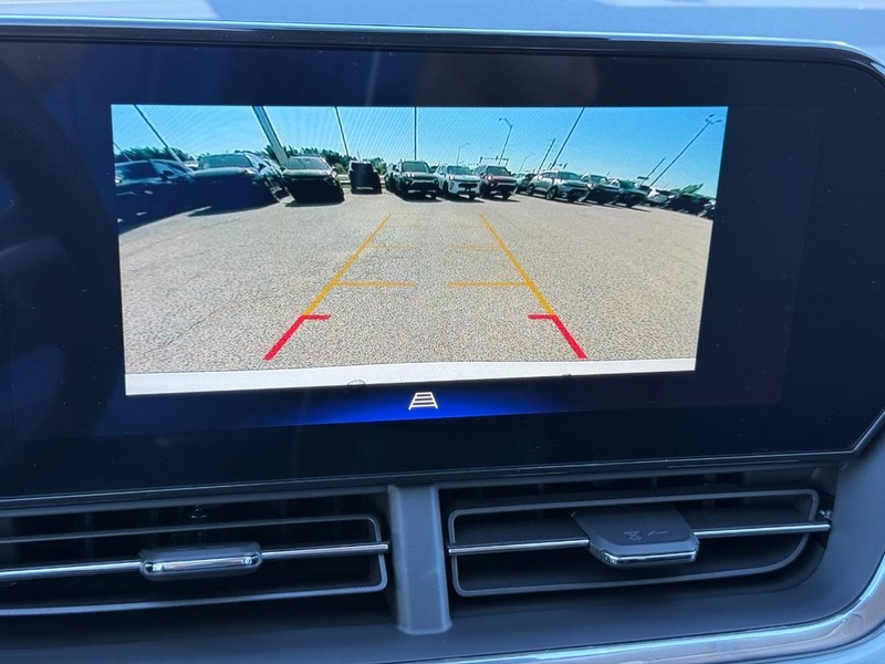 Chevrolet Trax Vehicle Full-screen Gallery Image 12