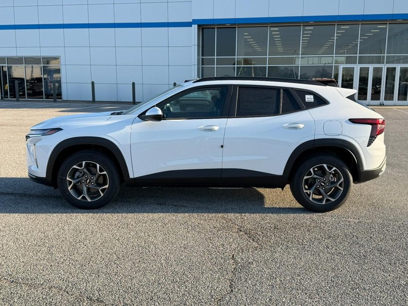 Chevrolet Trax Vehicle Full-screen Gallery Image 2