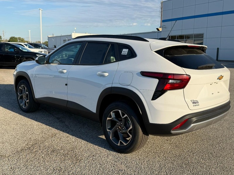 Chevrolet Trax Vehicle Full-screen Gallery Image 3