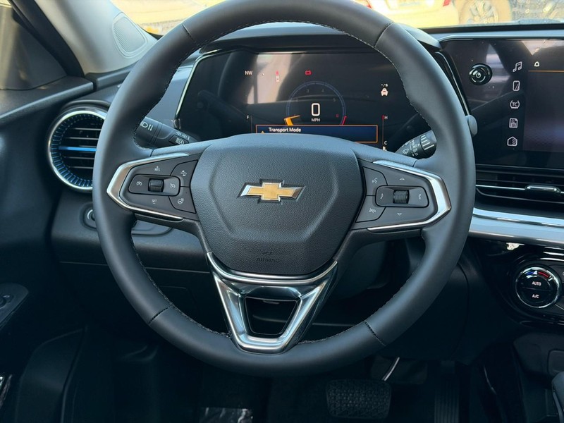 Chevrolet Trax Vehicle Full-screen Gallery Image 6