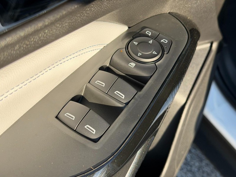 Chevrolet Trax Vehicle Full-screen Gallery Image 9