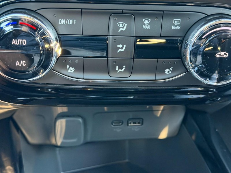Chevrolet Trax Vehicle Full-screen Gallery Image 13