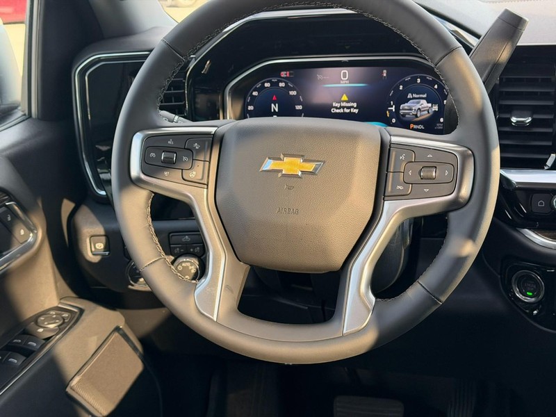 Chevrolet Silverado 1500 Vehicle Full-screen Gallery Image 6