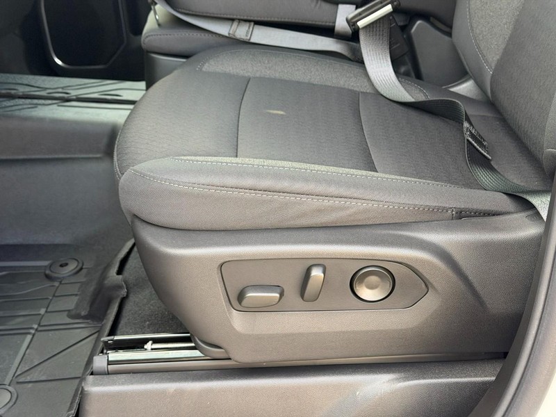 Chevrolet Silverado 1500 Vehicle Full-screen Gallery Image 10