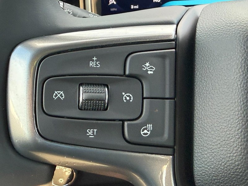 Chevrolet Silverado 1500 Vehicle Full-screen Gallery Image 11