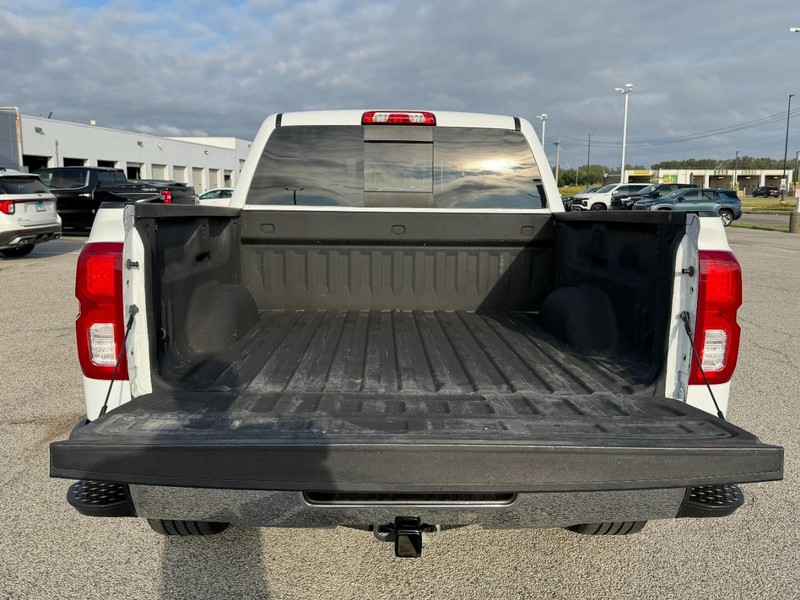 Chevrolet Silverado 1500 Vehicle Full-screen Gallery Image 5