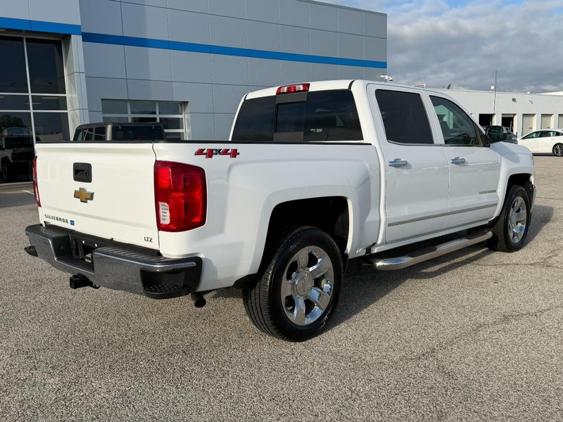 Chevrolet Silverado 1500 Vehicle Full-screen Gallery Image 6