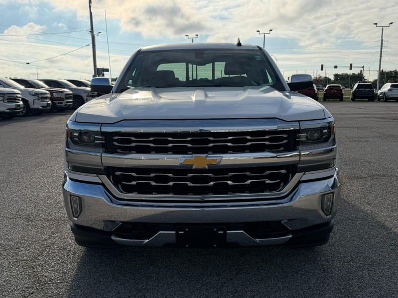 Chevrolet Silverado 1500 Vehicle Full-screen Gallery Image 9