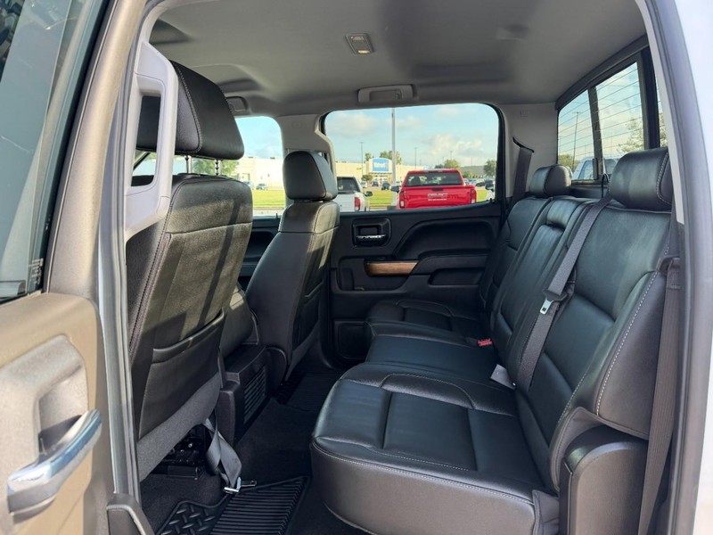Chevrolet Silverado 1500 Vehicle Full-screen Gallery Image 10