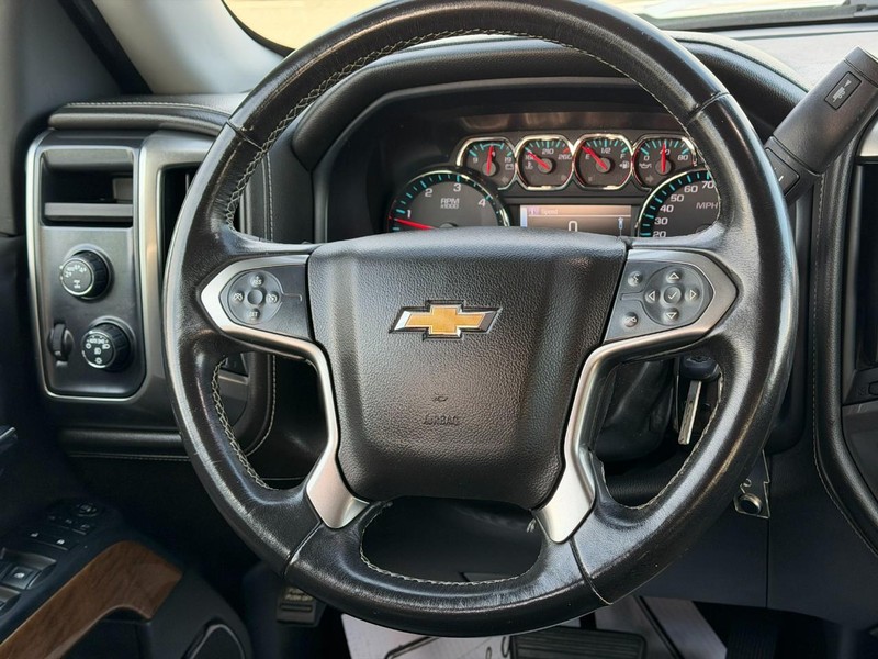 Chevrolet Silverado 1500 Vehicle Full-screen Gallery Image 12
