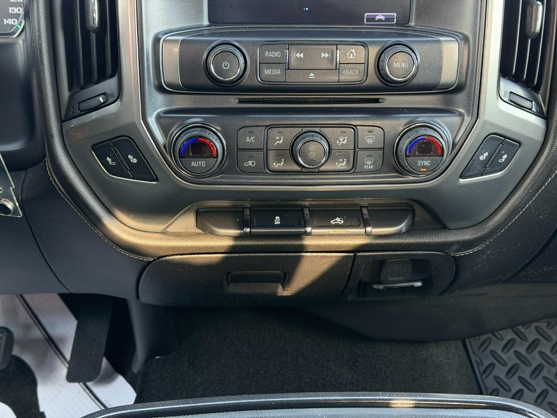 Chevrolet Silverado 1500 Vehicle Full-screen Gallery Image 14
