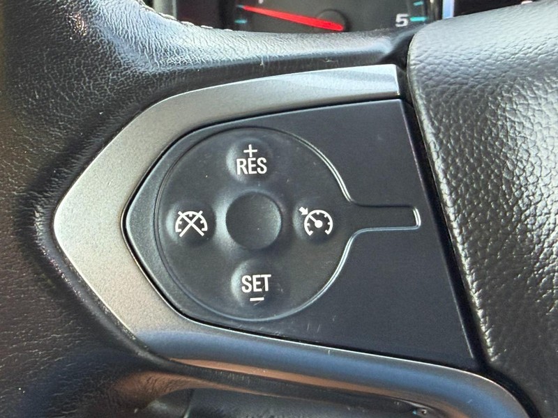 Chevrolet Silverado 1500 Vehicle Full-screen Gallery Image 19