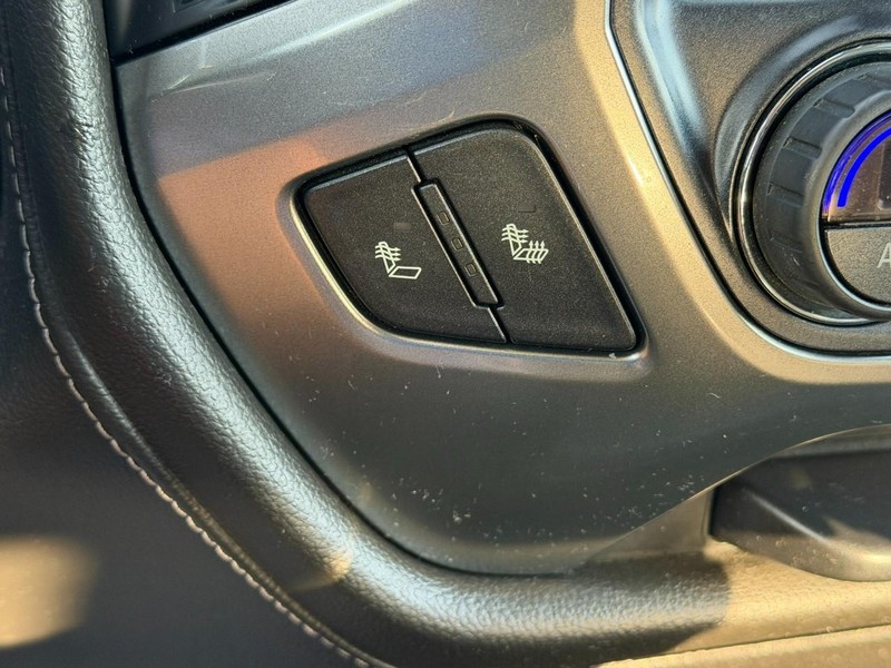 Chevrolet Silverado 1500 Vehicle Full-screen Gallery Image 21