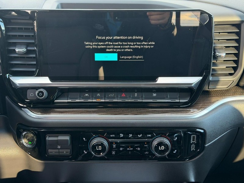 Chevrolet Silverado 1500 Vehicle Full-screen Gallery Image 7