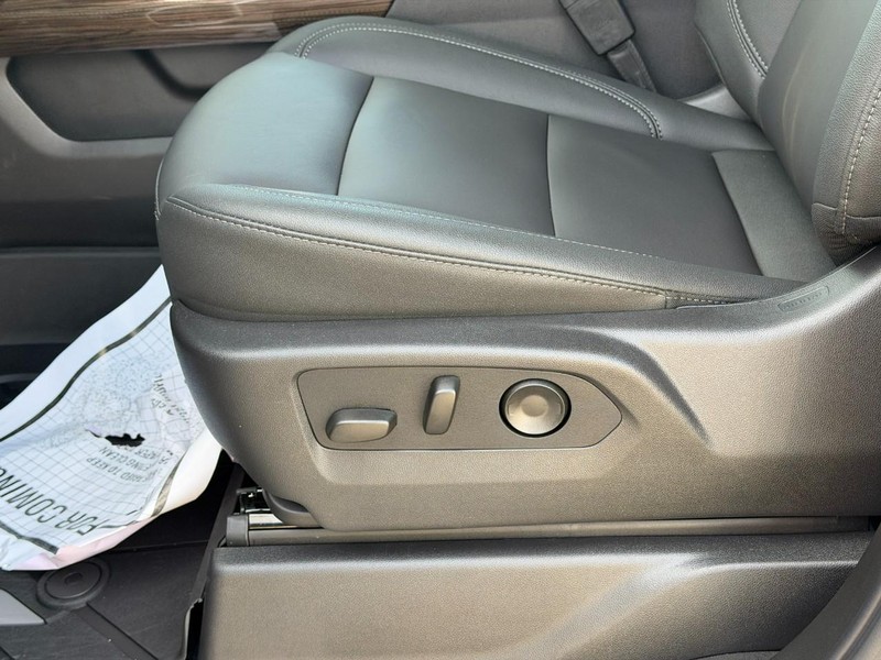 Chevrolet Silverado 1500 Vehicle Full-screen Gallery Image 10