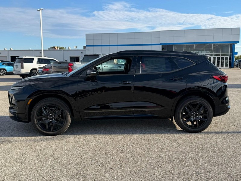Chevrolet Blazer Vehicle Full-screen Gallery Image 2
