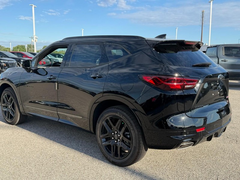 Chevrolet Blazer Vehicle Full-screen Gallery Image 3
