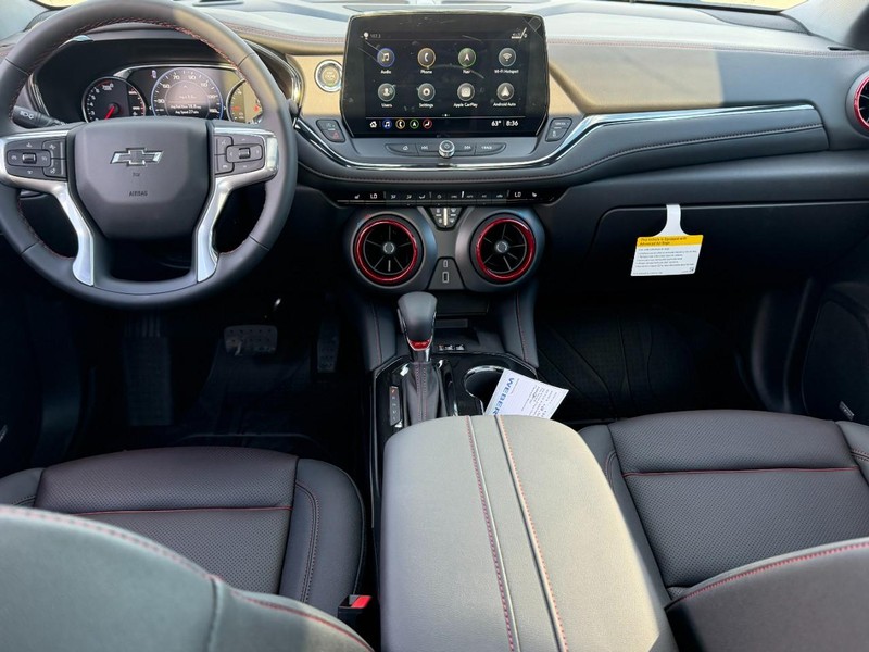 Chevrolet Blazer Vehicle Full-screen Gallery Image 6