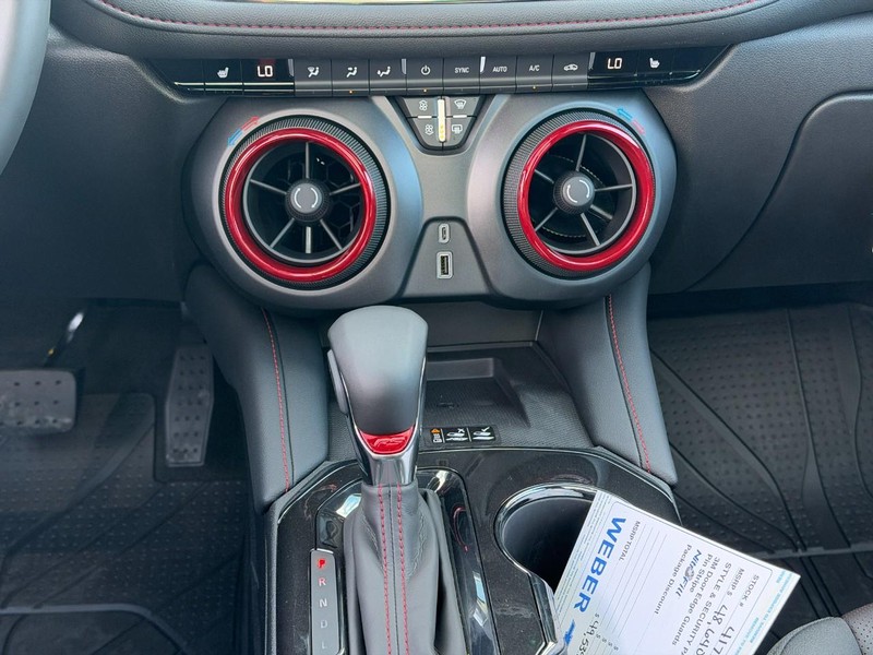 Chevrolet Blazer Vehicle Full-screen Gallery Image 9