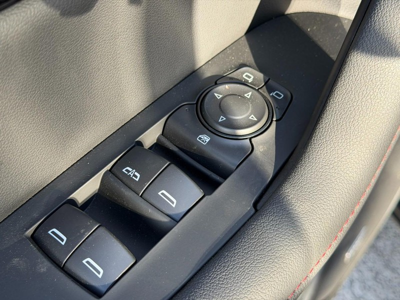 Chevrolet Blazer Vehicle Full-screen Gallery Image 10