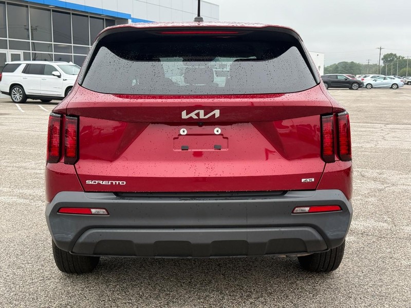 Kia Sorento Vehicle Full-screen Gallery Image 4