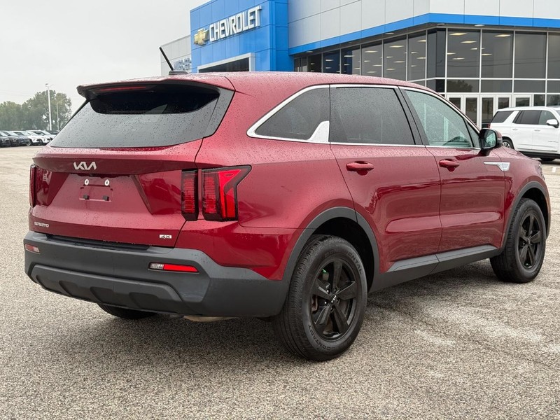 Kia Sorento Vehicle Full-screen Gallery Image 5