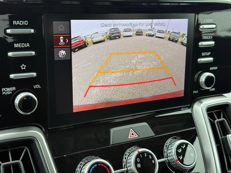 Kia Sorento Vehicle Full-screen Gallery Image 17