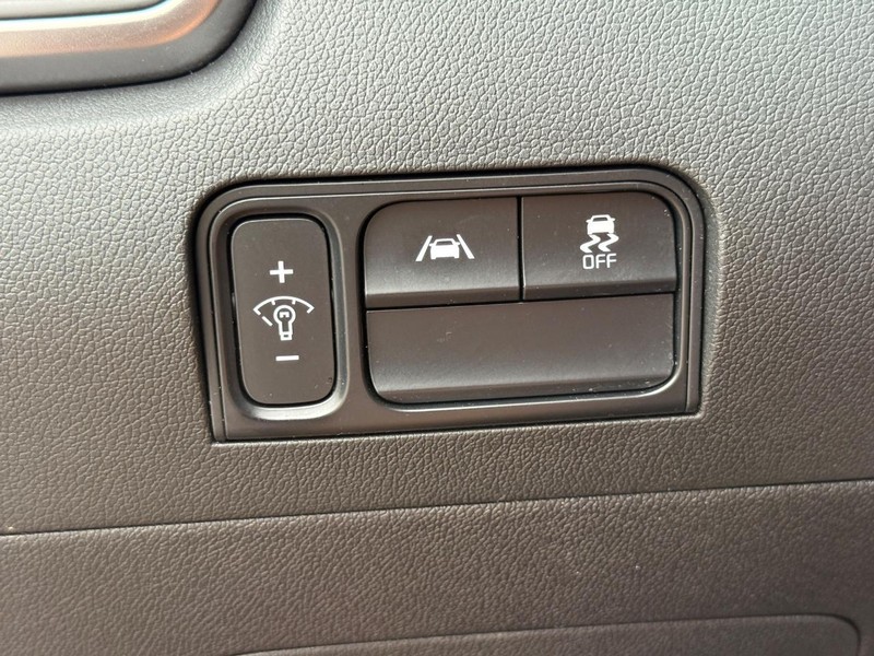 Kia Sorento Vehicle Full-screen Gallery Image 22