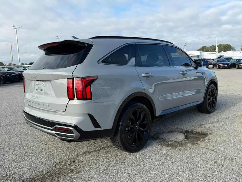 Kia Sorento Vehicle Full-screen Gallery Image 7