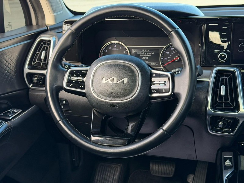 Kia Sorento Vehicle Full-screen Gallery Image 14