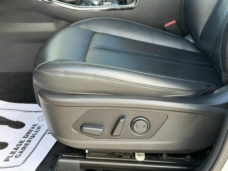 Kia Sorento Vehicle Full-screen Gallery Image 19