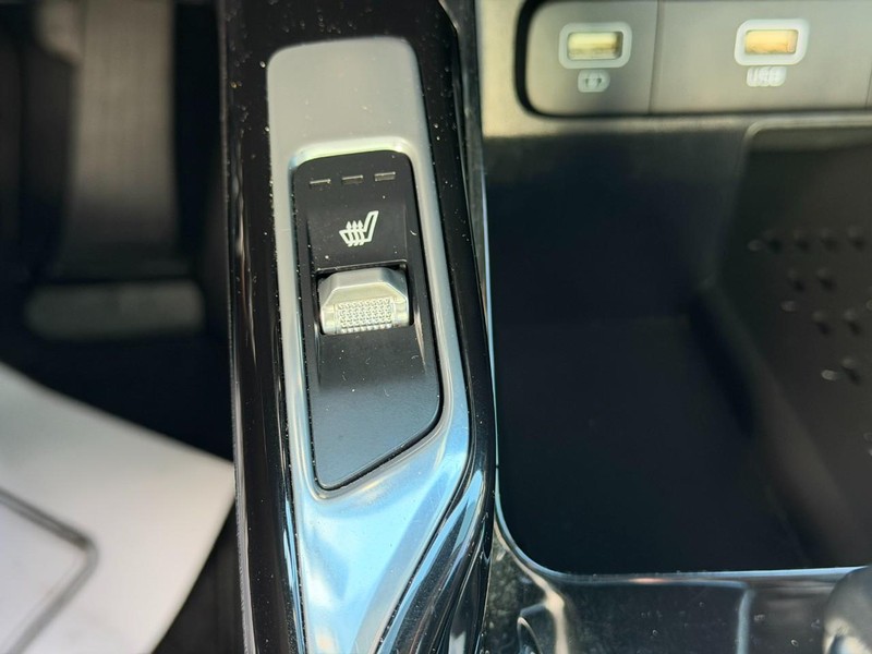 Kia Sorento Vehicle Full-screen Gallery Image 24