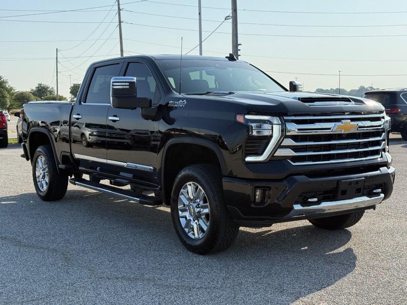 Chevrolet Silverado 2500HD Vehicle Full-screen Gallery Image 8