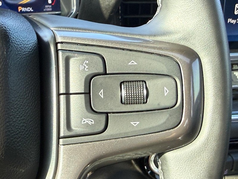 Chevrolet Silverado 2500HD Vehicle Full-screen Gallery Image 16