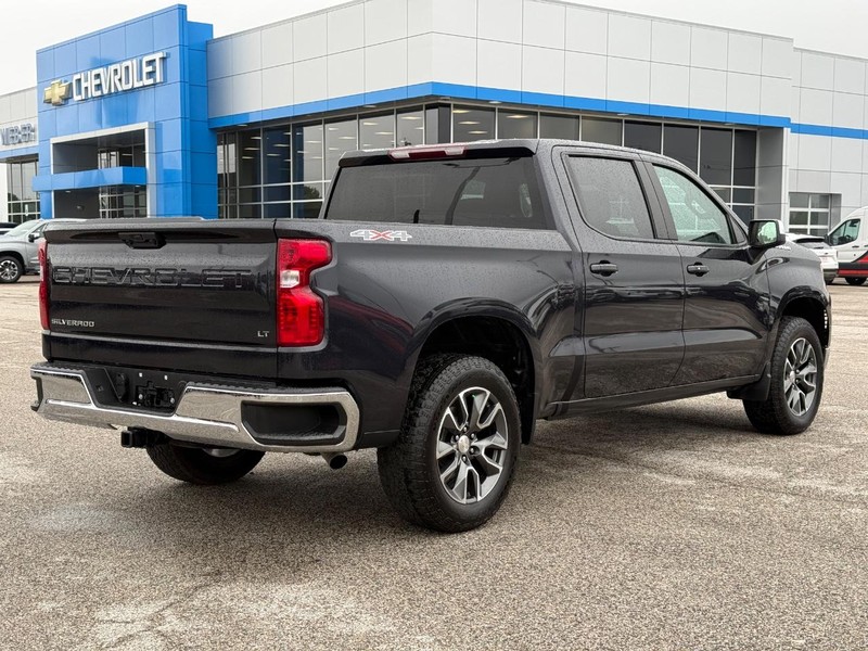 Chevrolet Silverado 1500 Vehicle Full-screen Gallery Image 5
