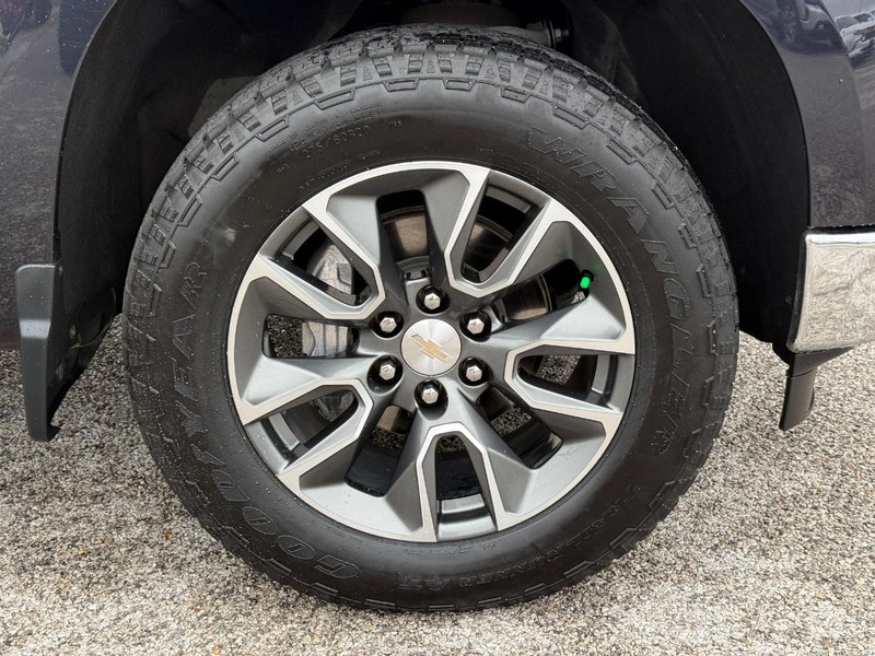 Chevrolet Silverado 1500 Vehicle Full-screen Gallery Image 7