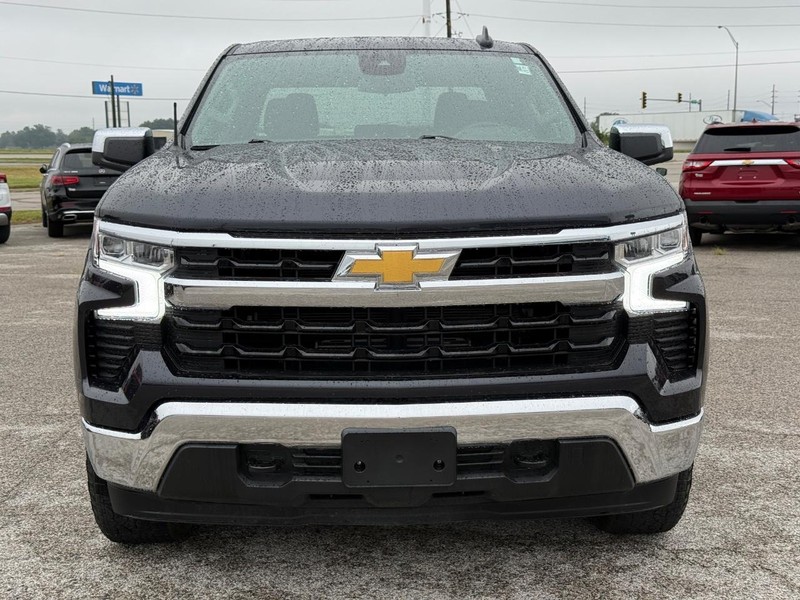 Chevrolet Silverado 1500 Vehicle Full-screen Gallery Image 9