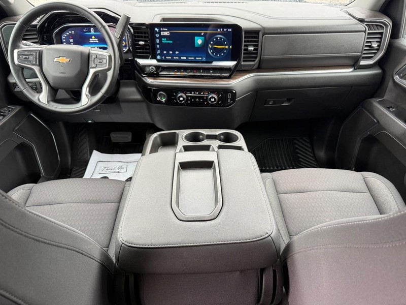 Chevrolet Silverado 1500 Vehicle Full-screen Gallery Image 11