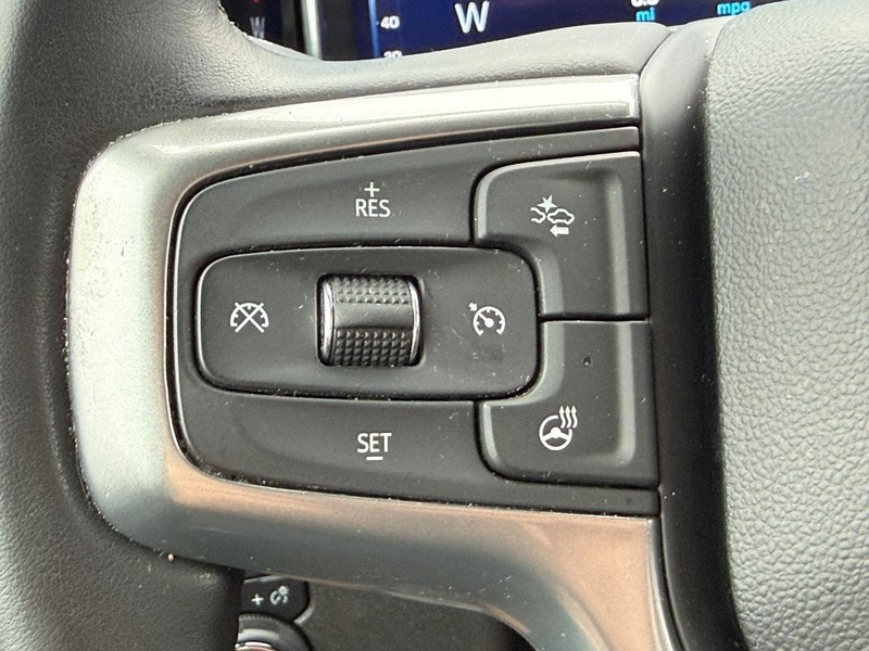 Chevrolet Silverado 1500 Vehicle Full-screen Gallery Image 13