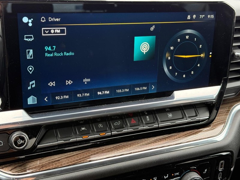 Chevrolet Silverado 1500 Vehicle Full-screen Gallery Image 15