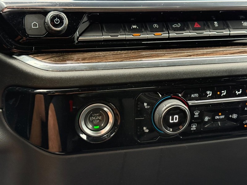 Chevrolet Silverado 1500 Vehicle Full-screen Gallery Image 17