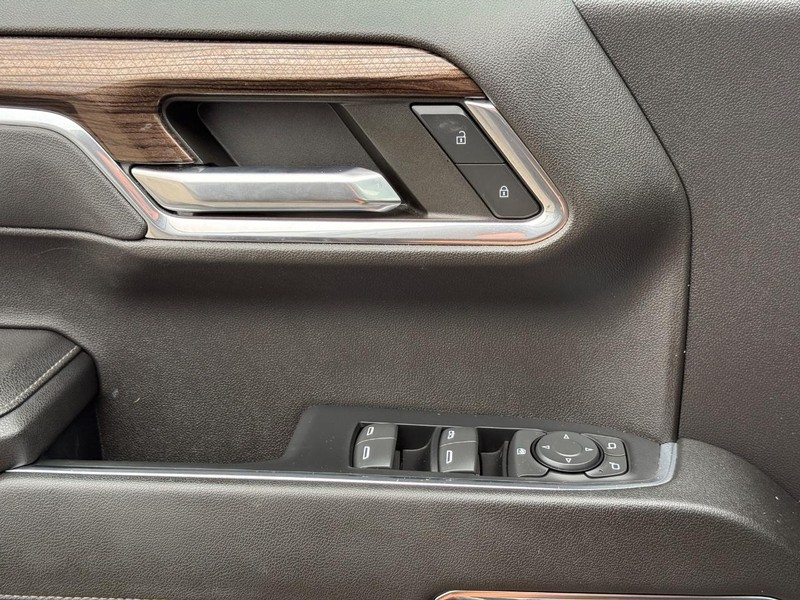 Chevrolet Silverado 1500 Vehicle Full-screen Gallery Image 22