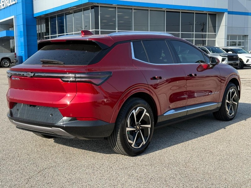Chevrolet Equinox EV Vehicle Full-screen Gallery Image 5