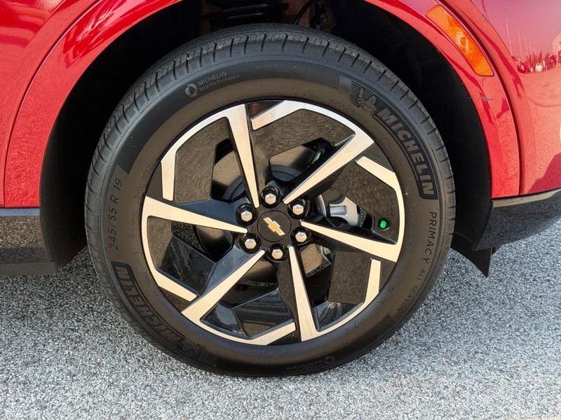 Chevrolet Equinox EV Vehicle Full-screen Gallery Image 7