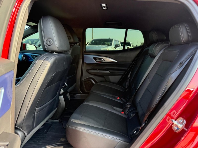 Chevrolet Equinox EV Vehicle Full-screen Gallery Image 10