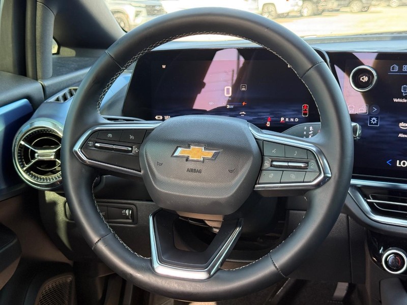 Chevrolet Equinox EV Vehicle Full-screen Gallery Image 13