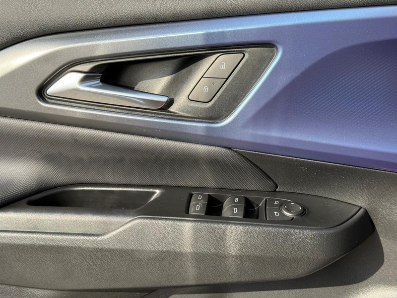Chevrolet Equinox EV Vehicle Full-screen Gallery Image 22
